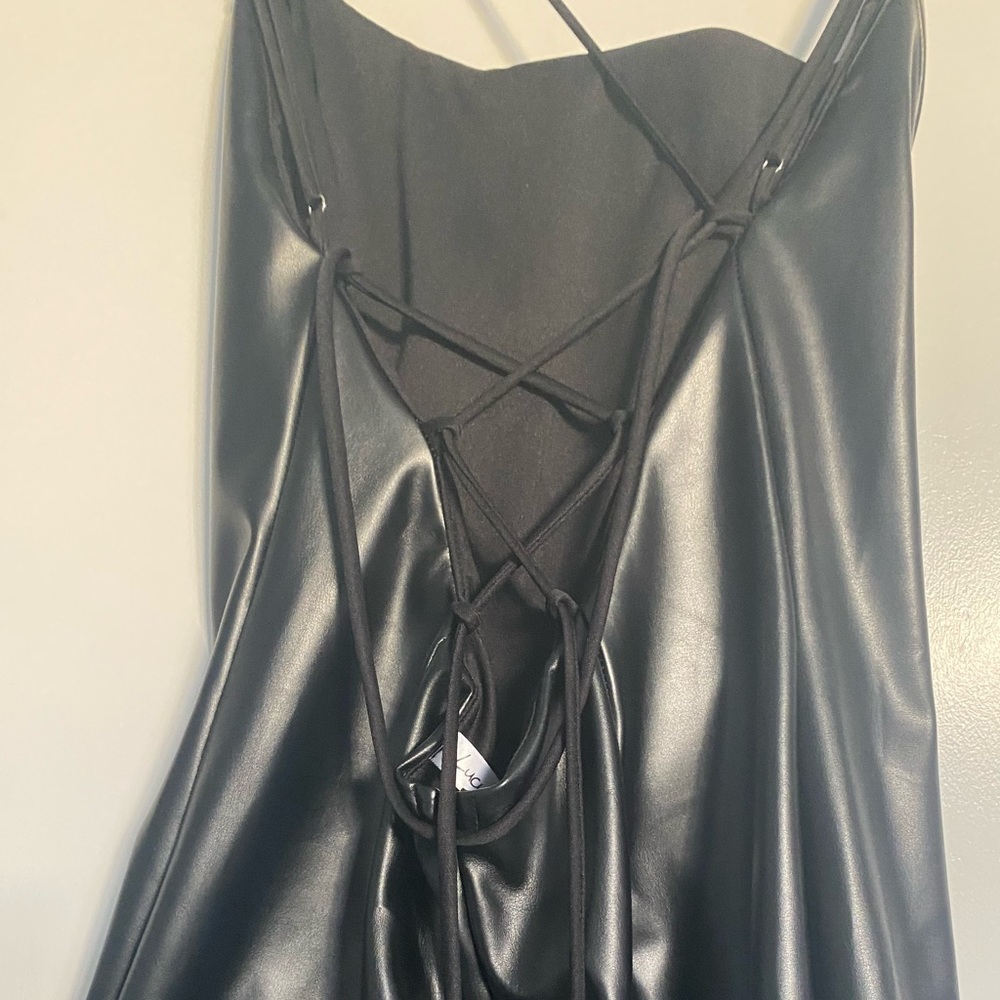 Black leather cross bsck Lucy in the sky fress fits like a M - Picture 3 of 3
